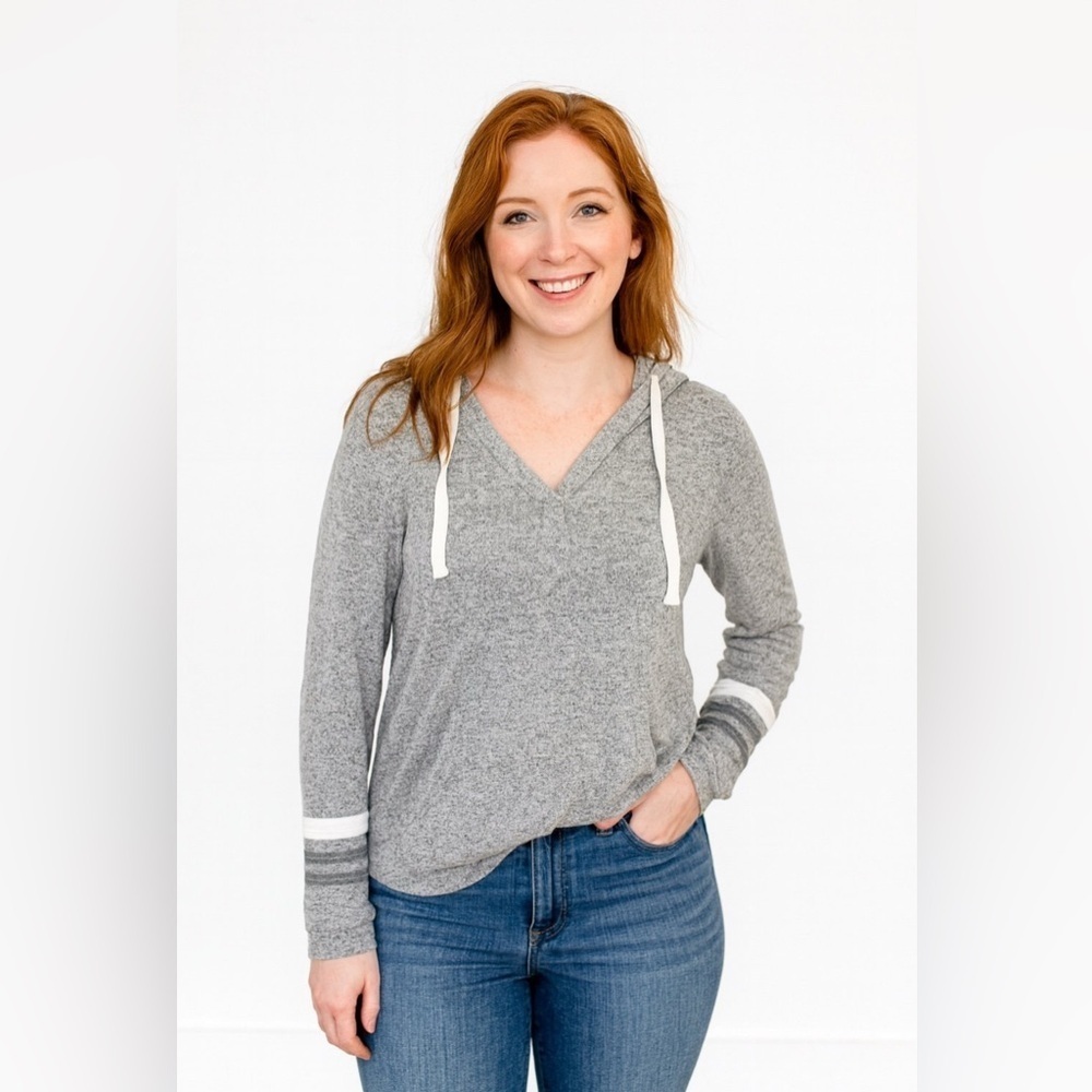 Market Spruce Gray Long Sleeve Hoodie Women's Size Medium